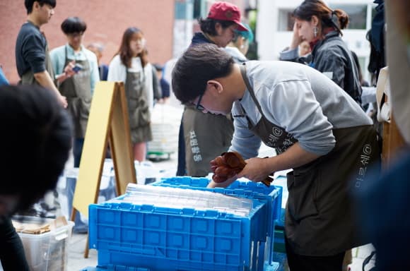 6월 10일 농부시장 마르쉐@혜화  자원활동가를 모집합니다.